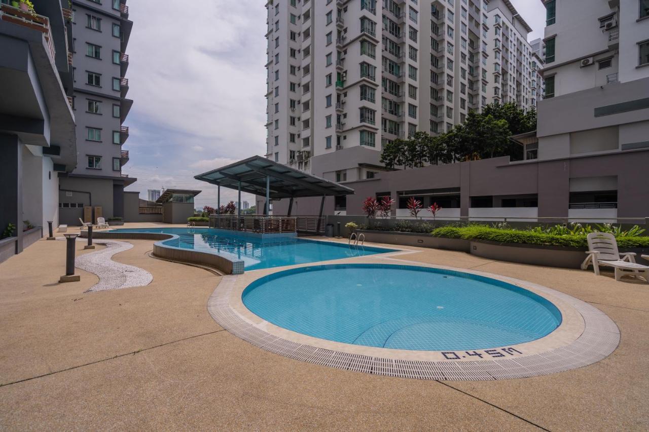 Cozy 2-Bedroom For 4 Pax With Pool - Subang Jaya Dış mekan fotoğraf
